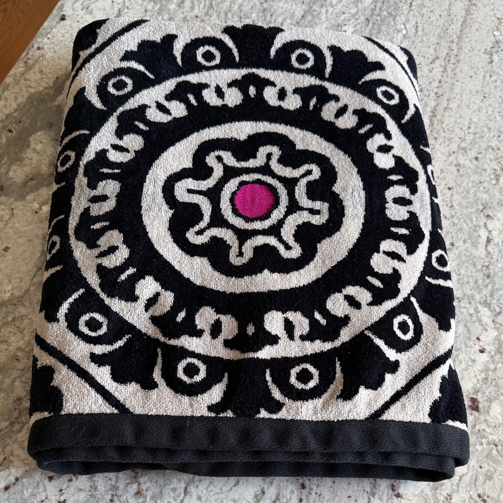 Kirkland Signature Medallion Beach Towel
